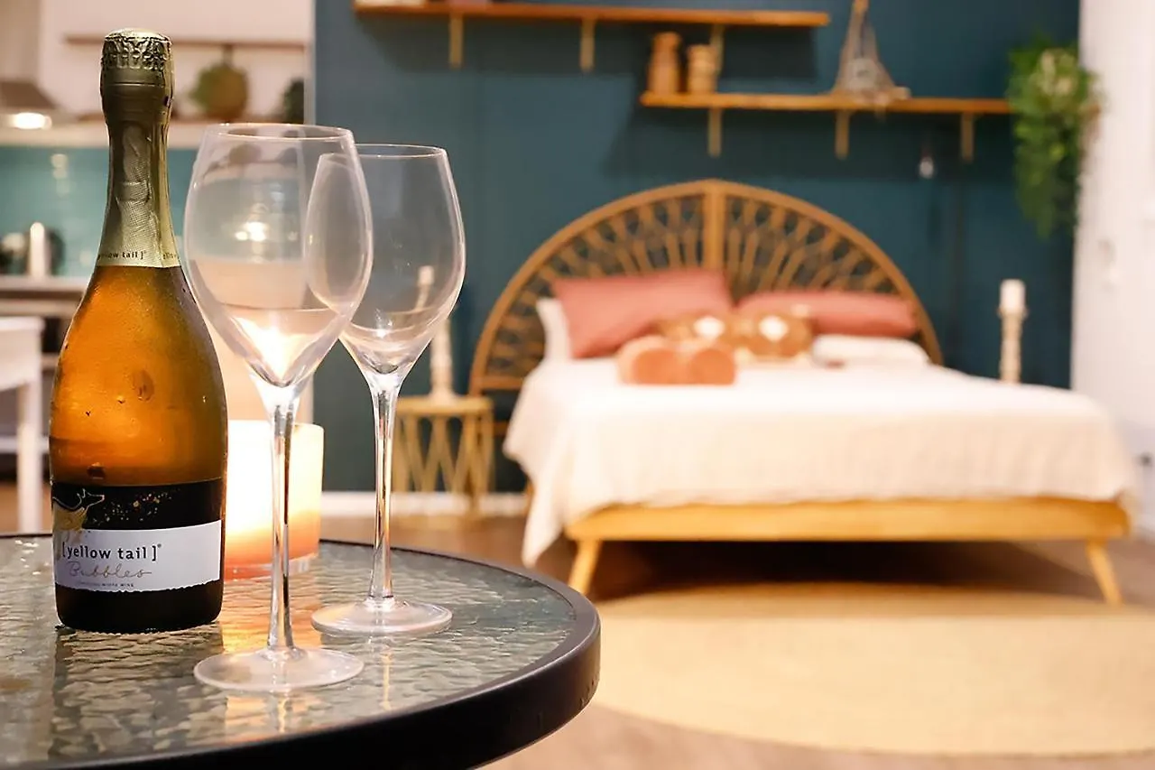 Guest house The Poolhaus Retreat - Peaceful Private Studio Valdora